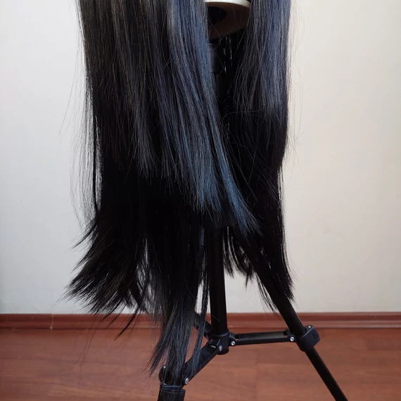 Fekete hosszú frufru nélküli cosplay paróka